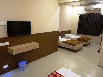 Hotel Midtown inn, Trimbakeshwar 3